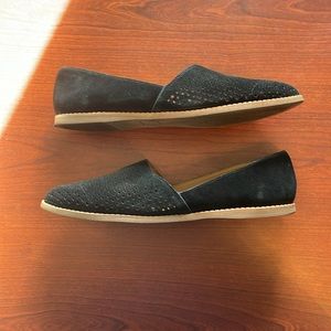 Gently used upper leather flats black womens size 10